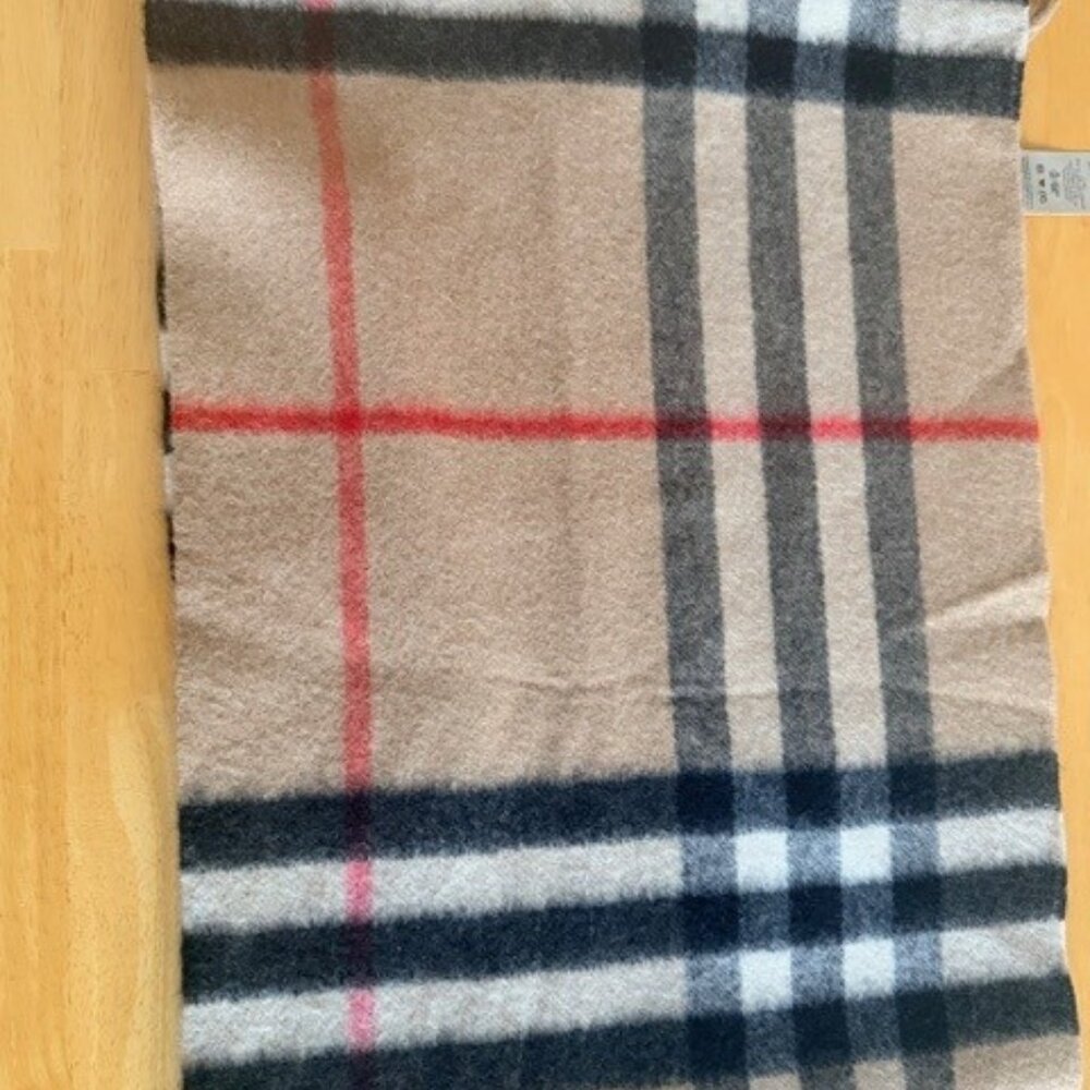Burberry Cashmere Beige Check Scarf